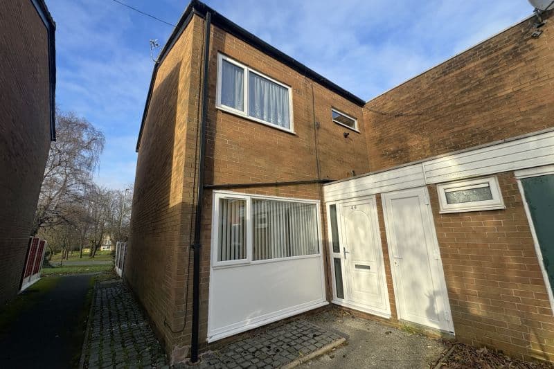 2 bed Semi-Detached House For Auction