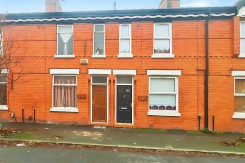 2 bed Terraced House For Auction