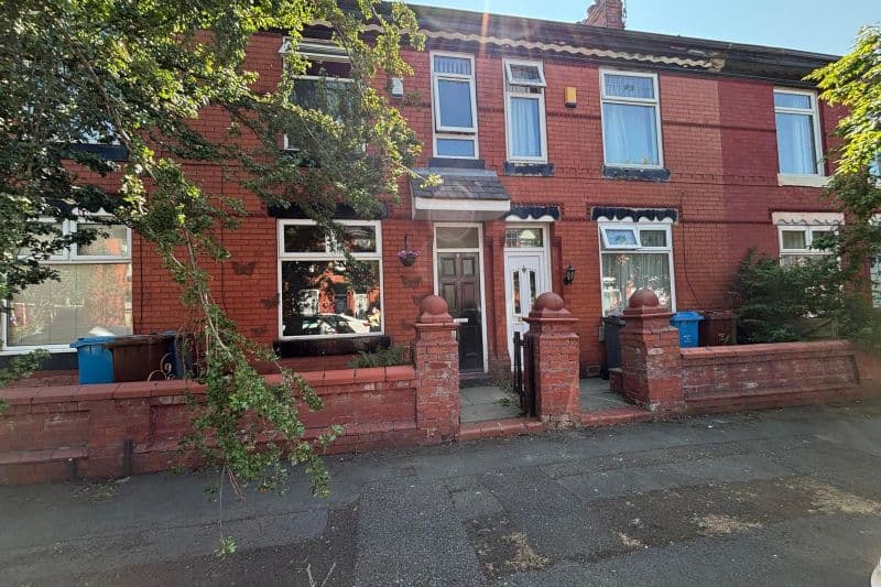 2 bed Terraced House For Auction