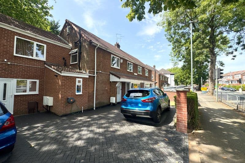 4 bed Terraced House For Auction