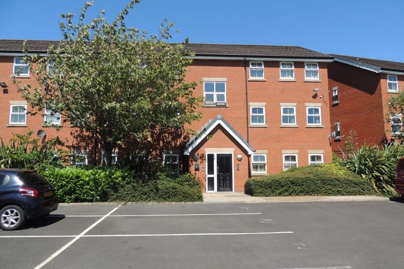 2 bed Apartment For Auction