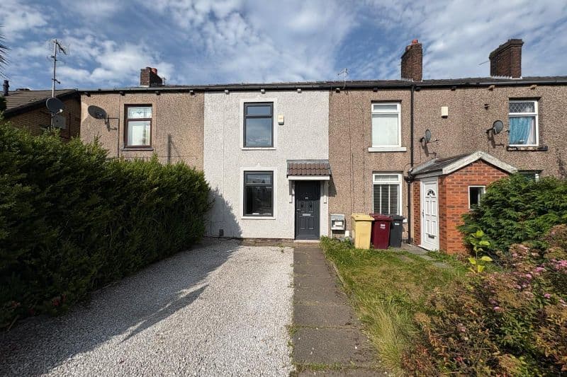 2 bed Terraced House For Auction