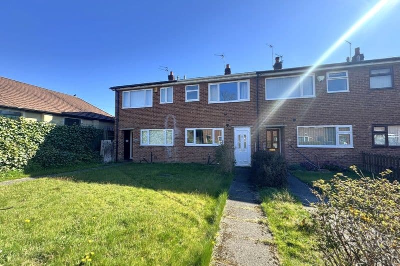 2 bed Terraced House For Auction