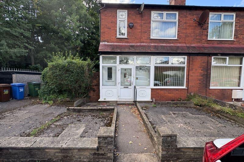 3 bed End Terrace House For Auction