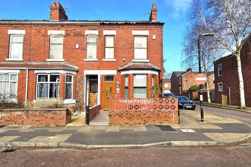 3 bed End Terrace House For Auction