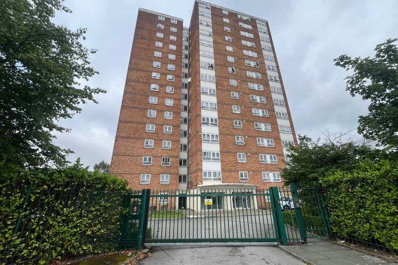 2 bed Apartment For Auction