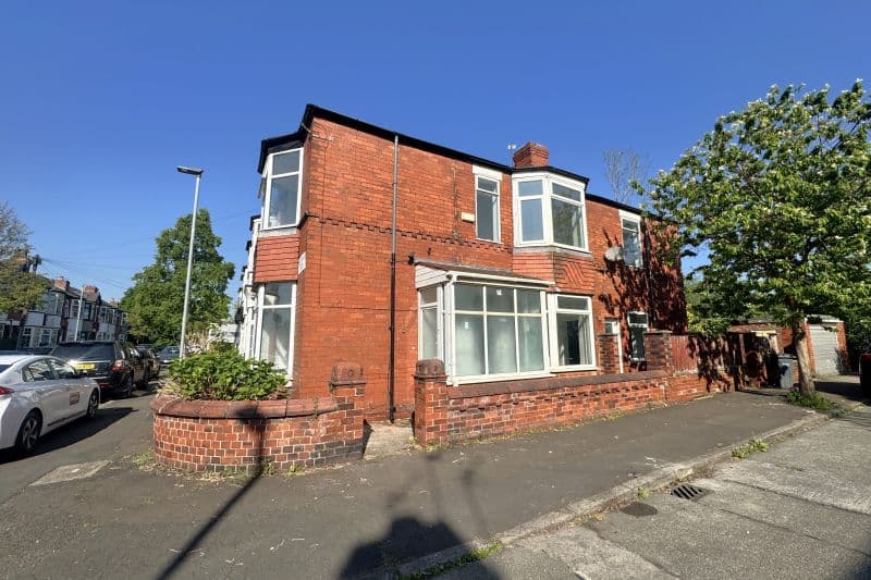 3 bed End Terrace House For Auction