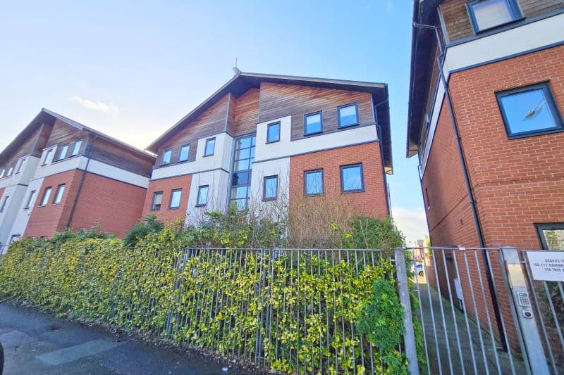 1 bed Apartment For Auction