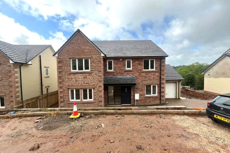 4 bed Detached House For Auction