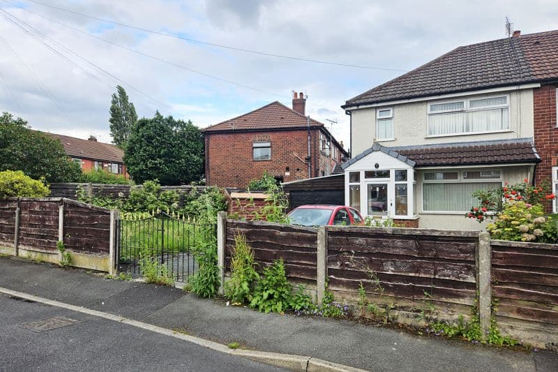 2 bed Semi-Detached House For Auction