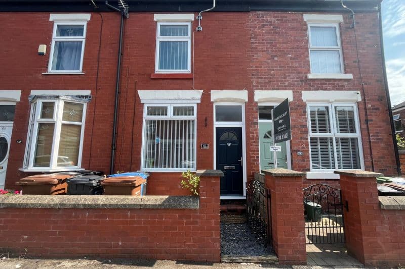 2 bed Terraced House For Auction
