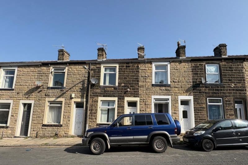 2 bed Terraced House For Auction