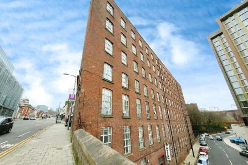 1 bed Apartment For Auction