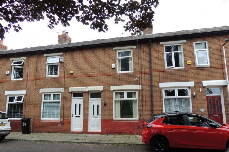 2 bed Terraced House For Auction