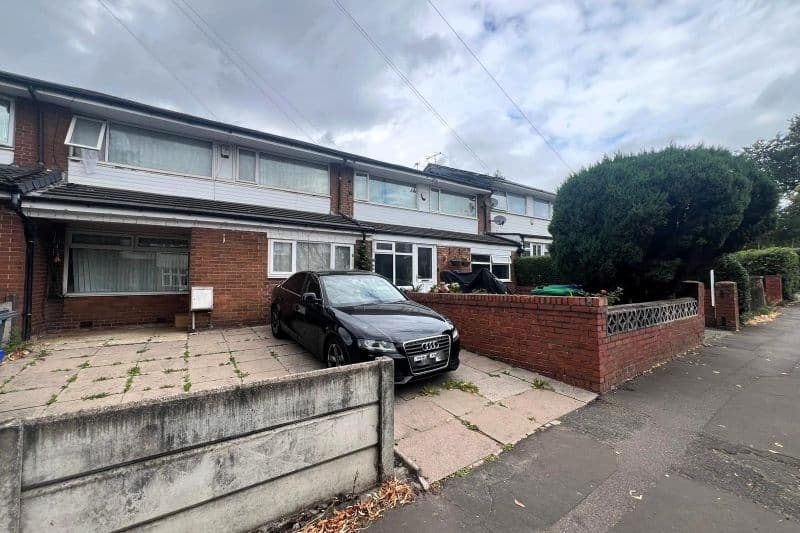 3 bed Terraced House For Auction