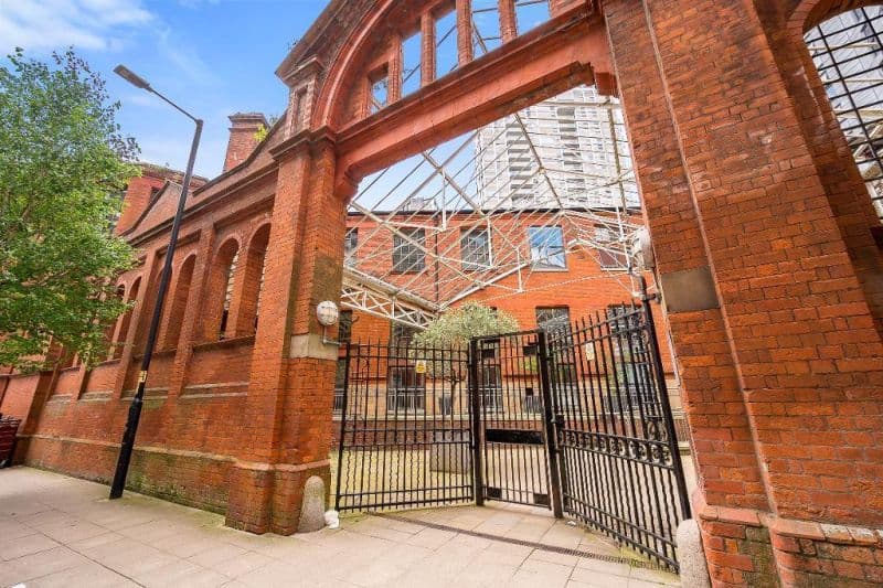2 bed Apartment For Auction