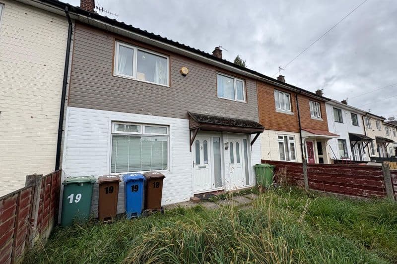 3 bed Terraced House For Auction