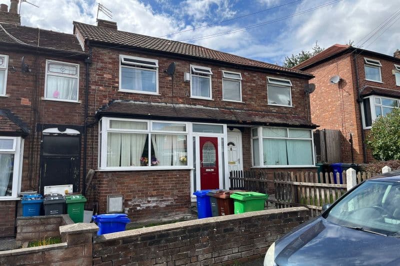 3 bed Terraced House For Auction