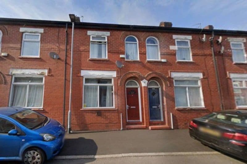 2 bed Terraced House For Auction
