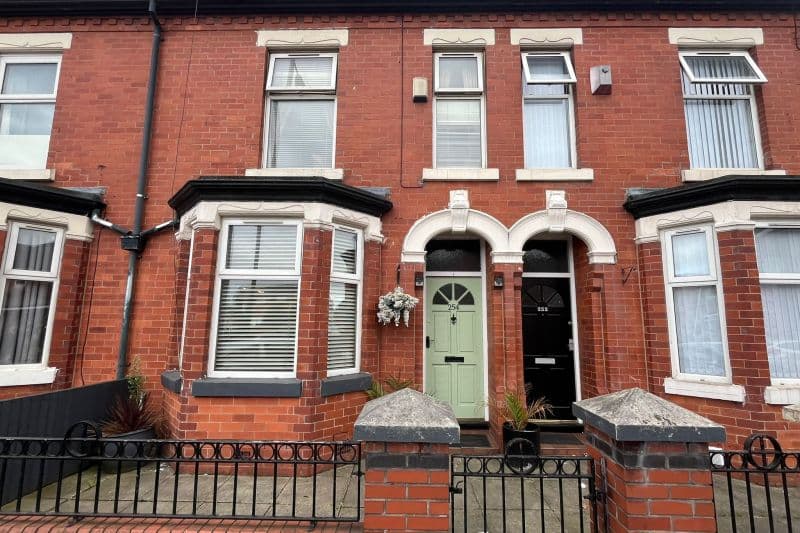 3 bed Terraced House For Auction