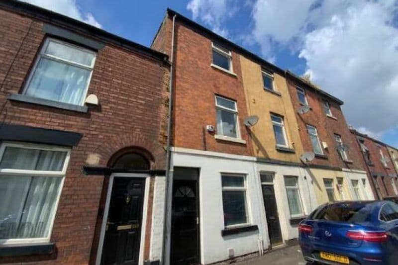 3 bed Terraced House For Auction
