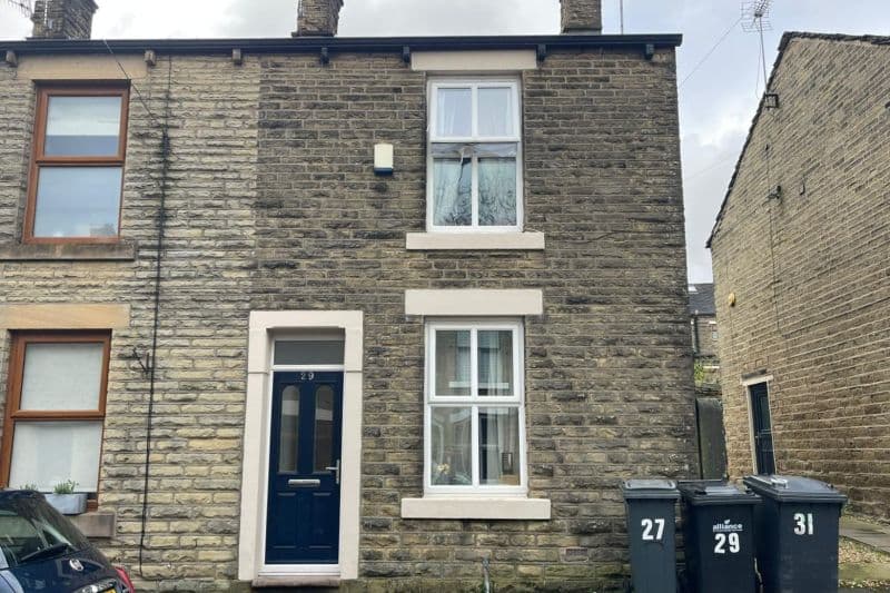 2 bed Terraced House For Auction