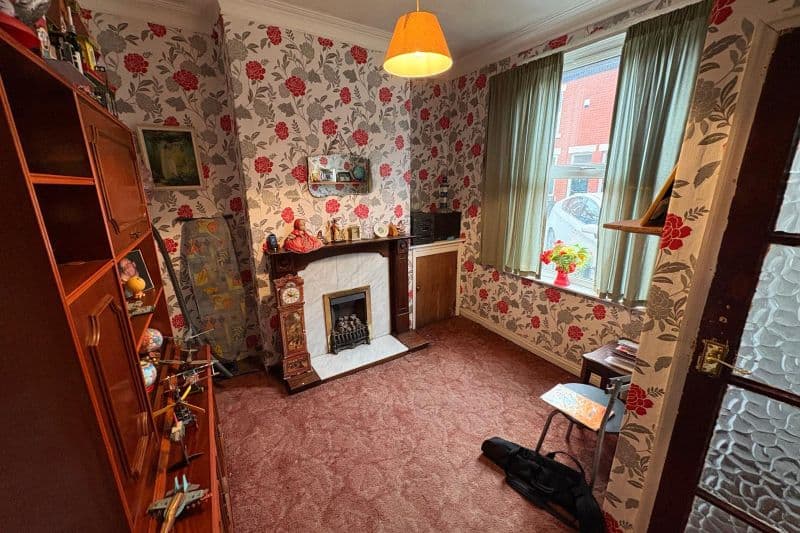 2 bed Terraced House For Auction