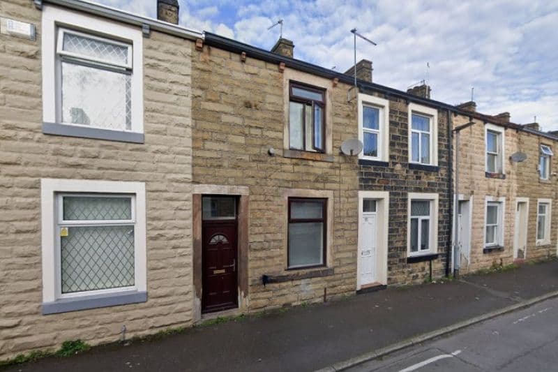 2 bed Terraced House For Auction