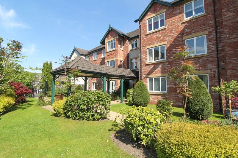 2 bed Apartment For Auction