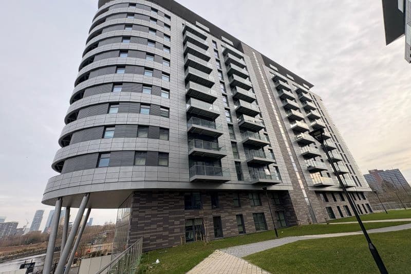 2 bed Apartment For Auction