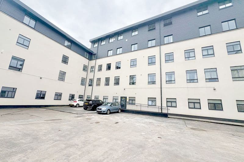 1 bed Apartment For Auction