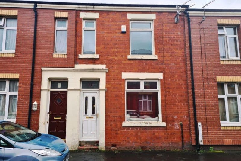 2 bed Terraced House For Auction