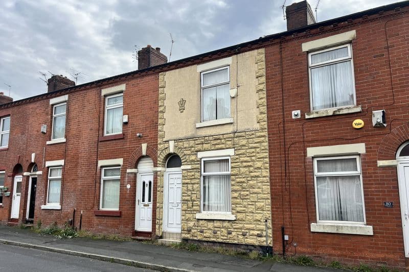 2 bed Terraced House For Auction