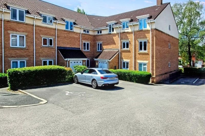 2 bed Apartment For Auction