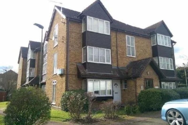 1 bed Studio Apartment For Auction