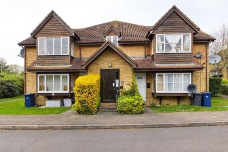 1 bed Apartment For Auction