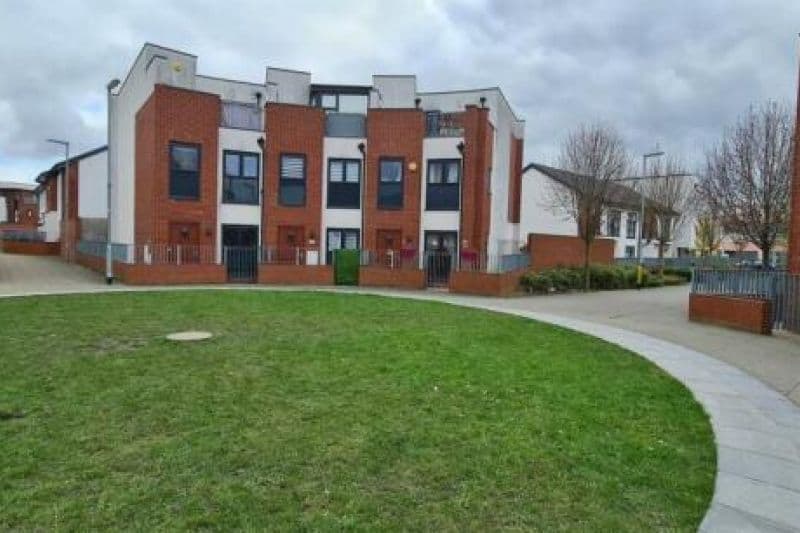 4 bed Townhouse House For Auction