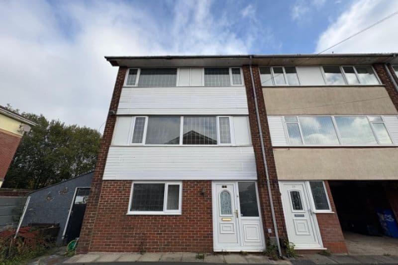 4 bed Townhouse House For Auction