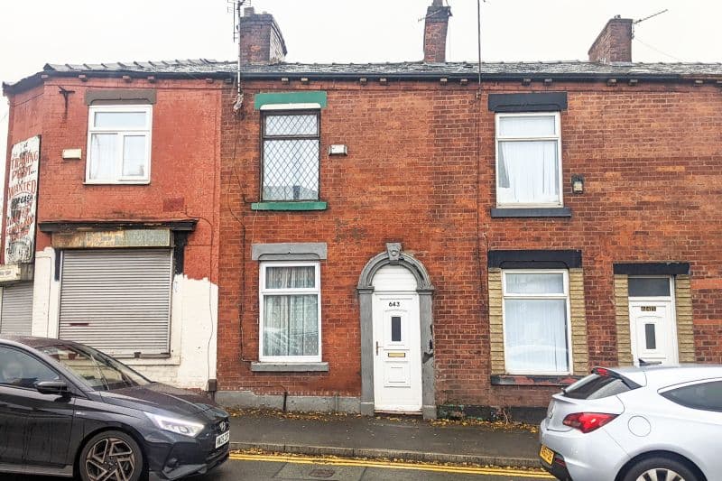 2 bed Terraced House For Auction