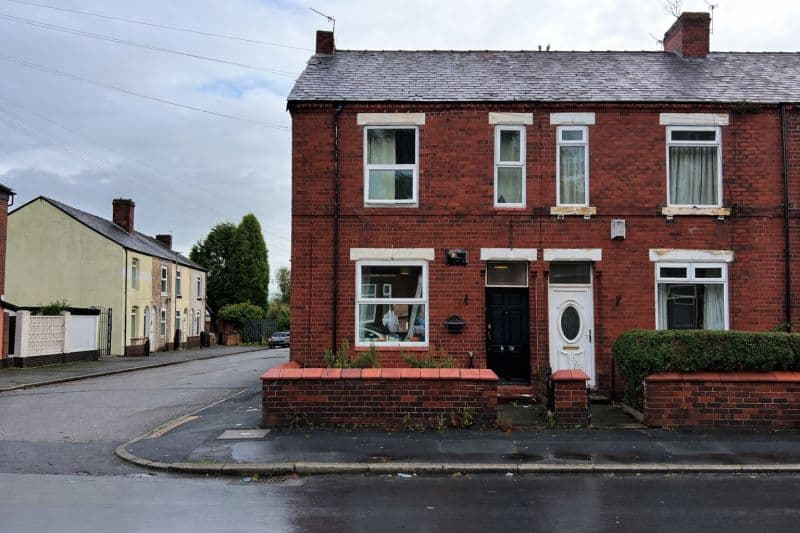 2 bed End Terrace House For Auction