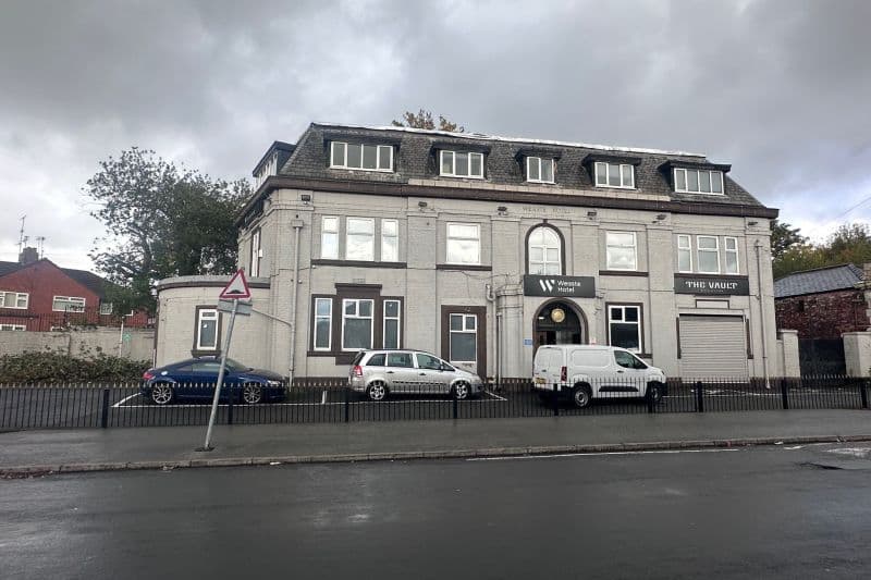 25 bed Commercial Building For Auction