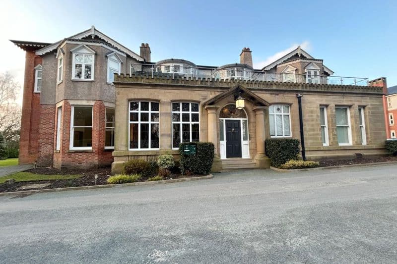 1 bed Ground Floor Apartment For Auction