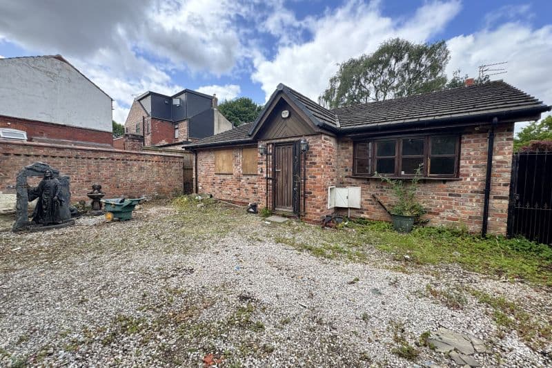 3 bed Detached Bungalow For Auction