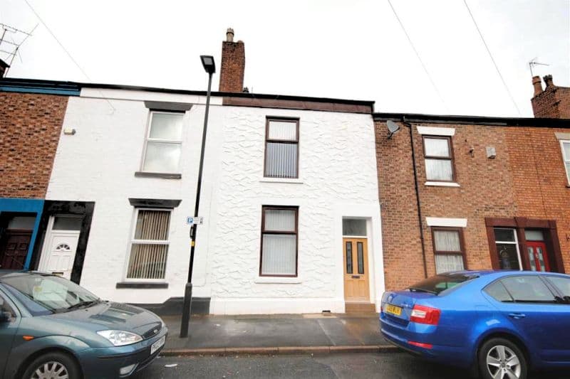 2 bed Terraced House For Auction