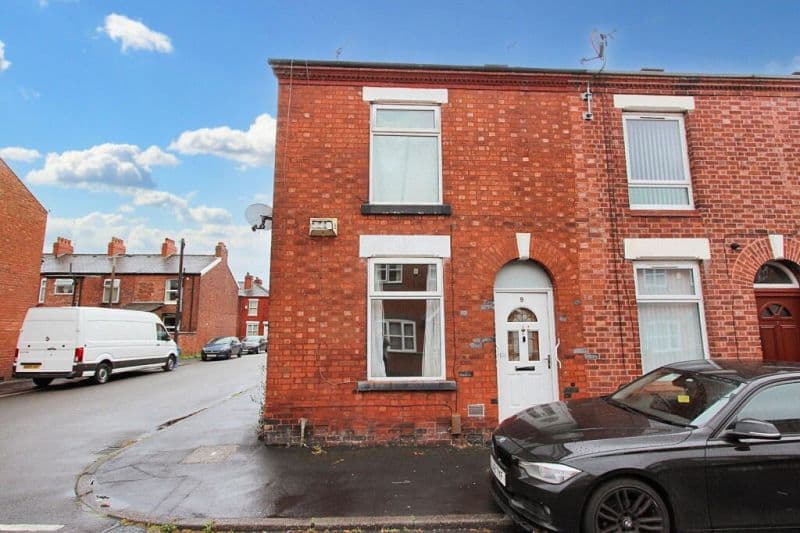 2 bed End Terrace House For Auction