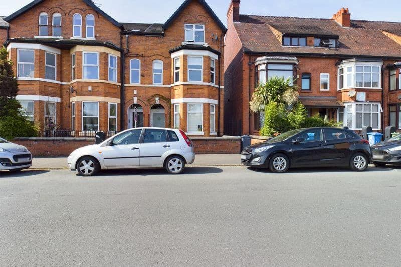 2 bed Apartment For Auction