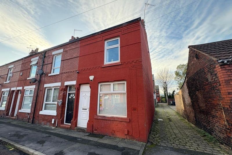 2 bed End Terrace House For Auction