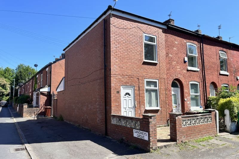 2 bed End Terrace House For Auction