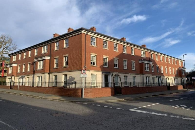 2 bed Ground Floor Apartment For Auction