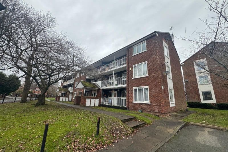 2 bed Ground Floor Apartment For Auction